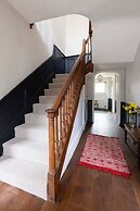Country Retreat - Sleeps 14 - Large Garden