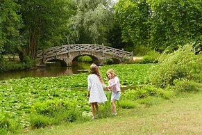 Country Retreat - Sleeps 14 - Large Garden