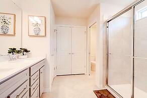 15976 Spacious Charming Family Getaway