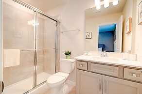 15976 Spacious Charming Family Getaway