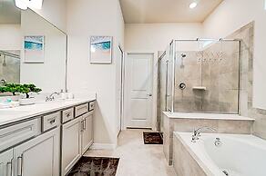 15976 Spacious Charming Family Getaway