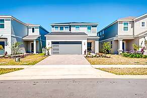 15976 Spacious Charming Family Getaway