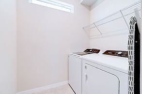 15976 Spacious Charming Family Getaway