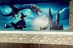 15976 Spacious Charming Family Getaway