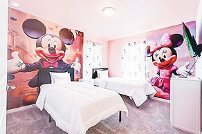 15976 Spacious Charming Family Getaway