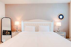 15976 Spacious Charming Family Getaway