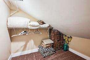 The Cozy Nest Near Wilder Park 4 Bedroom Home