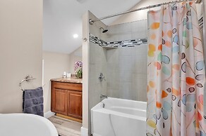 The Cozy Nest Near Wilder Park 4 Bedroom Home