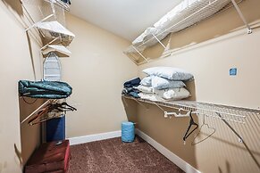 The Cozy Nest Near Wilder Park 4 Bedroom Home