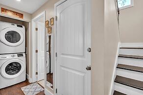 The Cozy Nest Near Wilder Park 4 Bedroom Home