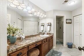 Lakefront Paradise at the Pointe - Multiple Pools