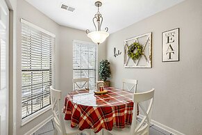 Lakefront Paradise at the Pointe - Multiple Pools