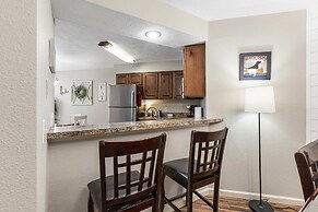 Lakefront Paradise at the Pointe - Multiple Pools