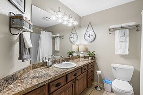 Lakefront Paradise at the Pointe - Multiple Pools