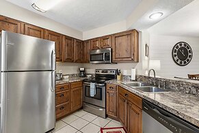 Lakefront Paradise at the Pointe - Multiple Pools