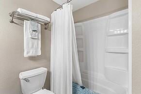 Lakefront Paradise at the Pointe - Multiple Pools