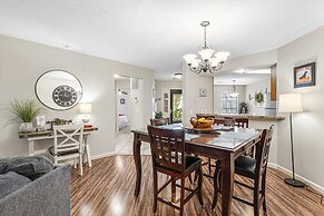 Lakefront Paradise at the Pointe - Multiple Pools