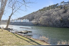 Foggy River Retreat For 16!