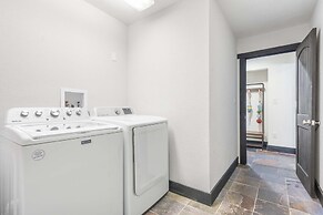 Foggy River Retreat For 16!