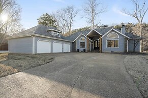 Foggy River Retreat For 16!