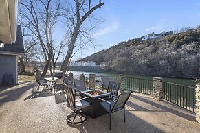 Foggy River Retreat For 16!