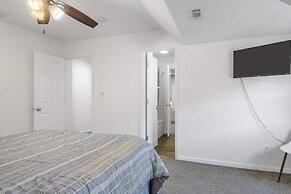 Foggy River Retreat For 16!