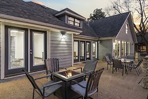 Foggy River Retreat For 16!