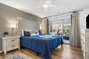 Lake Front Escape For 8!