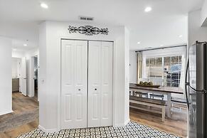 Lake Front Escape For 8!