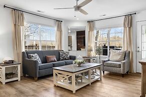 Lake Front Escape For 8!