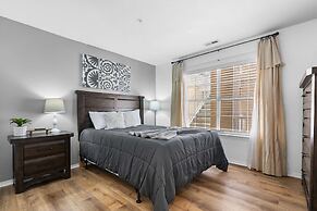 Lake Front Escape For 8!