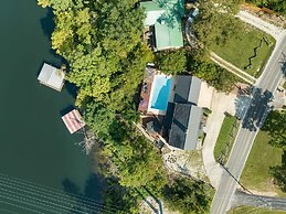 Lake Shore Landing For 20!