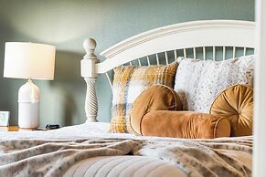 Majestic Sunset Duo: Stay for 14!