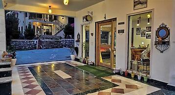 Mist n Meadows Resort