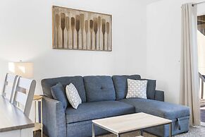 Scenic Lakeview Stay for 5!