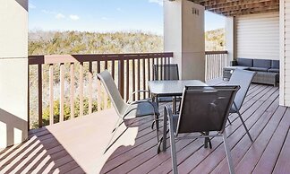 Scenic Lakeview Stay for 5!