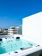 Penthouse Triplex com Jacuzzi T3 HsR Vilamarina