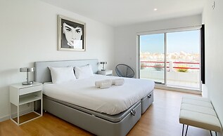 Penthouse Triplex com Jacuzzi T3 HsR Vilamarina