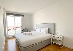 Penthouse Triplex com Jacuzzi T3 HsR Vilamarina