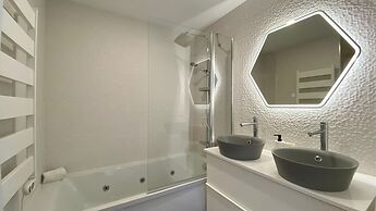 Penthouse Triplex com Jacuzzi T3 HsR Vilamarina