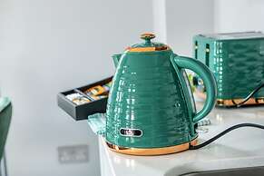 Luxury Leicester Apartment Retreat