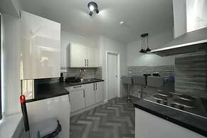 Telford - Apartment - Sleeps 5 - Flat 4