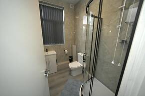 Charming Oxford Apartment in Telford - Flat 2