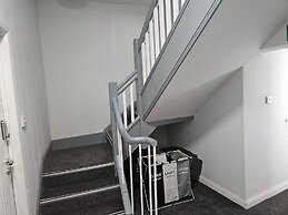 Charming Oxford Apartment in Telford - Flat 2