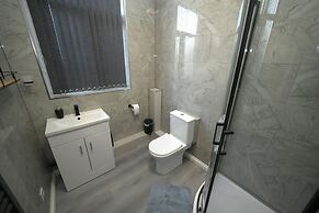 Charming Oxford Apartment in Telford - Flat 2