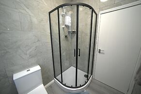 Charming Oxford Apartment in Telford - Flat 2