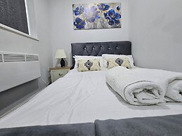 Charming Oxford Apartment in Telford - Flat 2