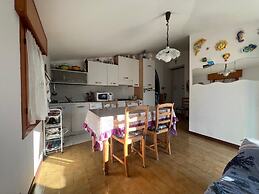 Bright Escape Near the Beach