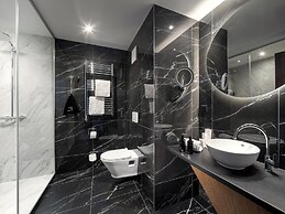 Mamaison Hotel Chain Bridge Budapest