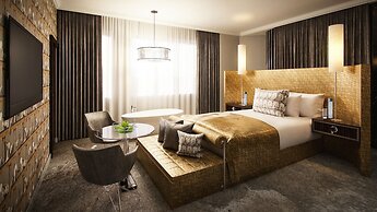 Mamaison Hotel Chain Bridge Budapest